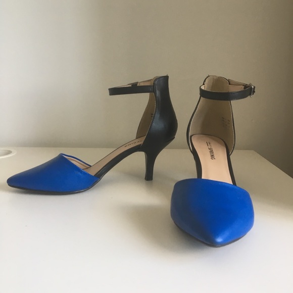 🌸2 for 1🌸 LIKE NEW! Blue & Black heels - Picture 2 of 4